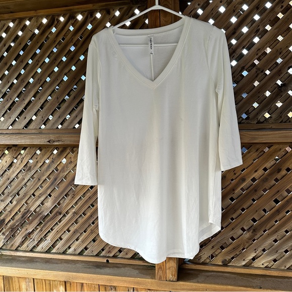 Zenana Premium Relaxed Fit 3/4  Sleeve V-Neck & Hem Jersey Tee Shirt Top :cream - Picture 1 of 7